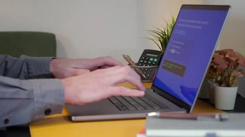 ClickFix BSOD Cyber Attack - Hackers Exploit Users Stock Footage 327933942