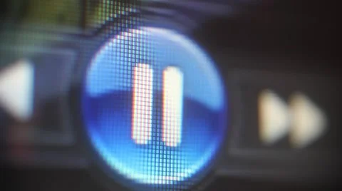 Clicking play button on computer screen Vidéo 41380573