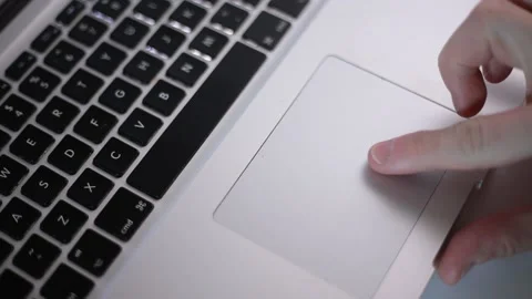Clicking on touchpad on laptop 動画素材 143727736