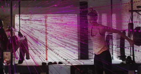 Client gripping cable handle and performing rows then squats, purple streaks Vidéo 317858609