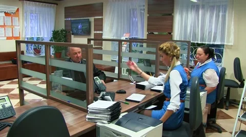 The client leaves the reception Stock-Footage 49055313