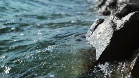 Cliff and waves 스톡 동영상 52691800