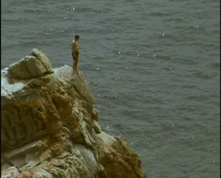 Cliff-Diving in Spain in slow motion 스톡 동영상 630832