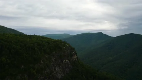 Cliff Stockbeeldmateriaal 163318027