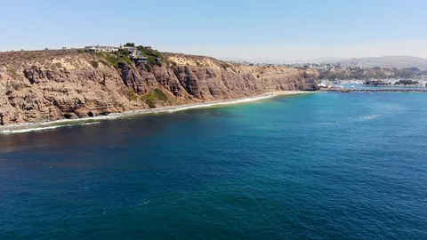 Cliff Homes Approach 스톡 동영상 116193787