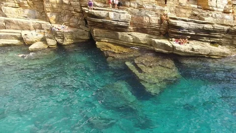 Cliff Jumping 스톡 동영상 94498255