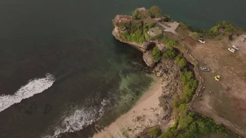 Cliff overlook into Indian Ocean Stock Footage 330918181