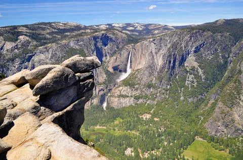 By-the-cliff 库存照片