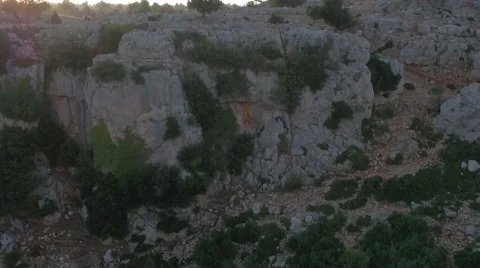 Cliff rise 2 Video stock 67903282