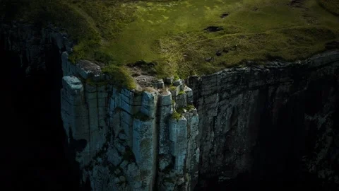 Cliff in a Scotland Highlands Vidéo 135890830