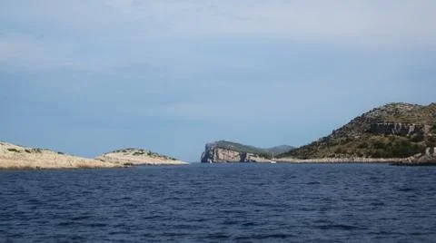 Cliff by the sea Stock-Fotos