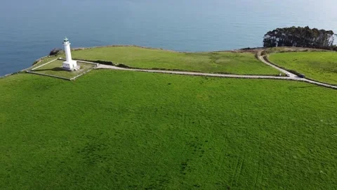 Cliff-side lighthouse discovery flight. Lastres. Asturias Video stock 152630221