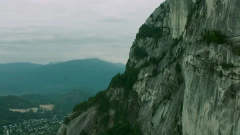 Cliffs and Town 4K 動画素材 251665681