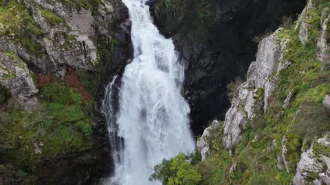 Cliffs And Waterfall In Quintás, Silleda, Spain - Aerial Shot 库存影片 335002021