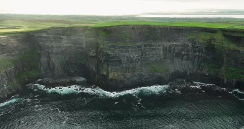 Cliffs of Moher. Country Clare Ireland 4k 스톡 동영상 254749341