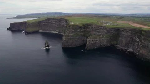 Cliffs of Moher Stock-Footage 222225774
