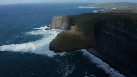 Cliffs of Moher- Ireland 動画素材 106213710