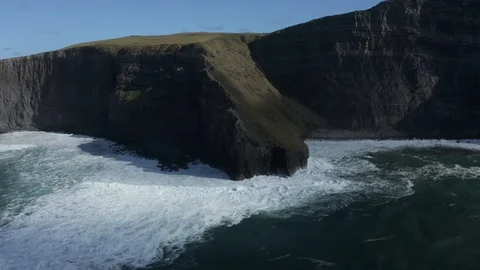 Cliffs of Moher- Ireland 動画素材 106213749