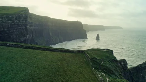 Cliffs of Moher Push Forward Drone Shot Vídeos de archivo 333351559