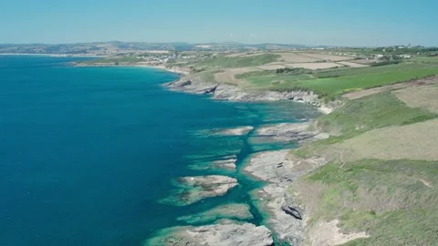 Cliffs over Cudden Point from a drone, National Trust, SW Coast Path, Penzance Vídeo Stock 201215223