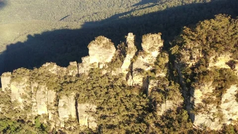 Cliffs of Three Sisters rock formation peaks in Blue Mountaisn of Australia 4k. Stock Footage 156687445