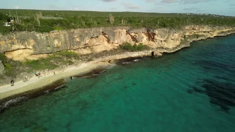 Cliffside Panorama of 1000 Steps Beach-02 스톡 동영상 322911484