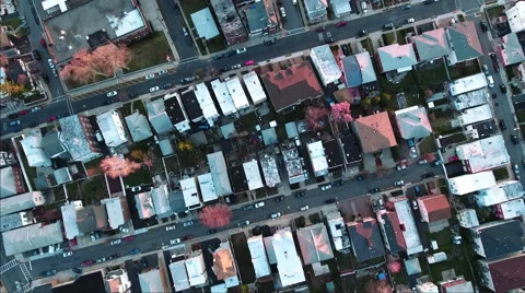 Cliffside Park Homes with Pink Spring Blossoms Vídeo Stock 62186947