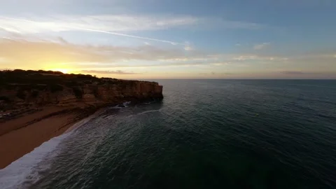 Cliffside sunset 스톡 동영상 346091885