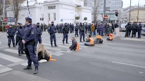 Climate activists "Letzte Generation" - "Last Generation" blocking streets 스톡 동영상 232998264