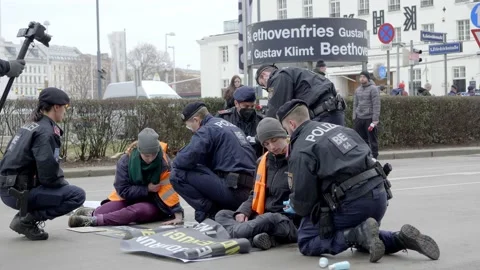 Climate activists "Letzte Generation" - "Last Generation" blocking streets 스톡 동영상 232998346