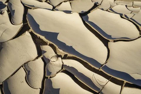 Climate Change, Clay Patterns And Cracks In A Dried Out Riverbed Stock-Fotos
