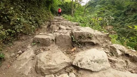 Climb a high mountain 스톡 동영상 222909253