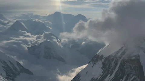 Climber arriving at base camp on Mount Everest Vídeos de archivo 331264370