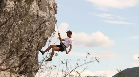 Climber with rope and blue sky 스톡 동영상 47147352