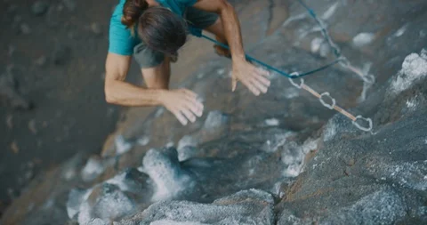 Climber taking a fall Stock Footage 115902029