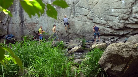 Climbers training on the rock Video stock 125263986
