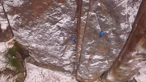 Climbers on the wall 스톡 동영상 83792270