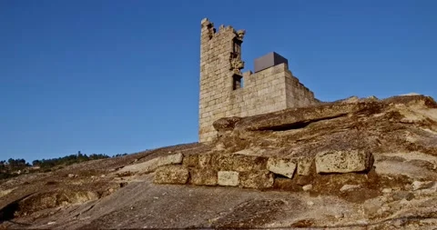 Climbing the castles balcony 스톡 동영상 143263377