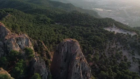Climbing couple in the mountain. Drone view of climber woman and man 库存影片 158536978