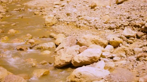 Climbing moroccan cliffs Video stock 134705112