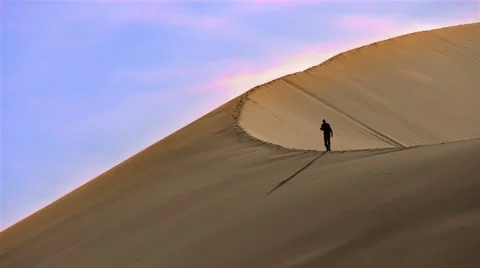 Climbing the Sand Dune Vidéo 44521036