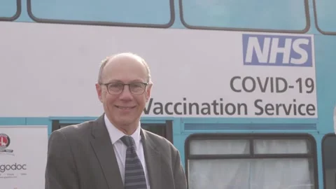 Clinically vulnerable and over 65s offered Covid jab as vaccine programme enters Vídeos de archivo 148543660