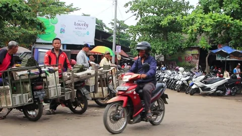 Clip documentation of residents' activities in traditional markets Stock Footage 142816341