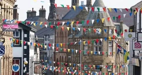 Clitheroe, town centre, Lancashire, UK. Vídeo Stock 240204750