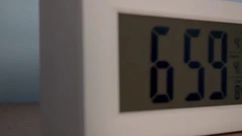 Clock 7 am Pan Horizontal from Left Vidéo 153786853