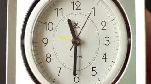 Clock arrows rotating Vídeos de archivo 76039688