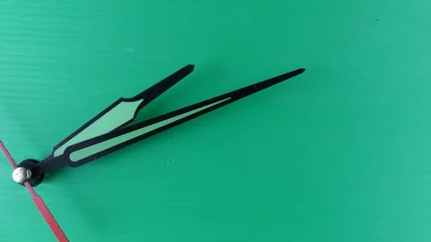 Clock on green background Stock-Footage 81367945