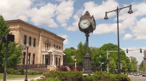 Clock in New England Town Square Vídeos de archivo 41868489