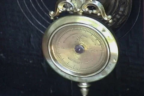 Clock pendulum balancing Vidéo 108799