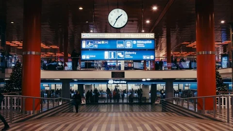 A clock at a railway station timelapse Stock Footage 85434989